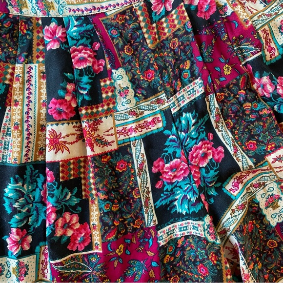 VINTAGE Shorts Bobbie Brooks 80s Floral Folk Art Pattern Stretchy Waist Pockets - Picture 2 of 13